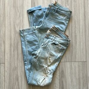 #4 Bundle size 7 / 28 Hollister Jeans Distressed Style